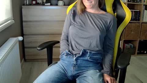 Melissa   online show from 02.10.25