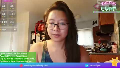 Snapshot of eroticalynn chatting on 10.06.25 Lynn online show from 10.06.25