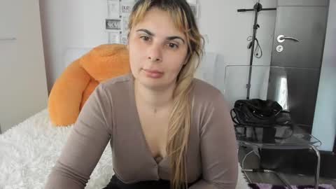 eroticsensualkitty4u online show from 02.04.25