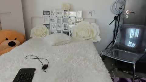 eroticsensualkitty4u online show from 10.13.25