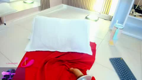 Snapshot of erotik_lady chatting on 03.09.25 TINY  online show from 03.09.25