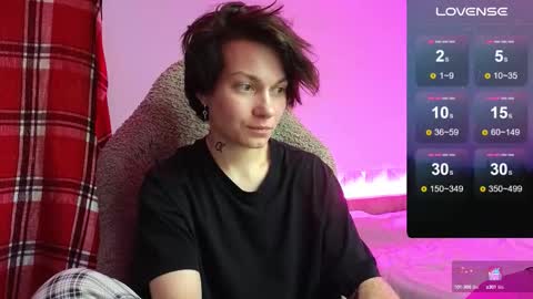 esajukyy online show from 10.14.25