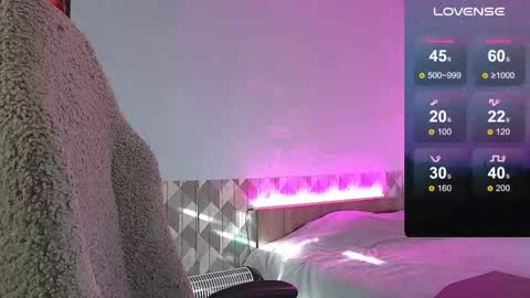 esajukyy online show from 10.25.25