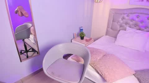 Escarlet online show from 10.03.25