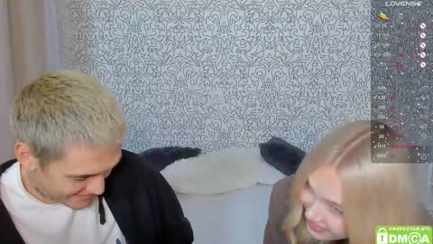 Snapshot of eshcka chatting on 10.28.25 Megan and Brad online show from 10.28.25