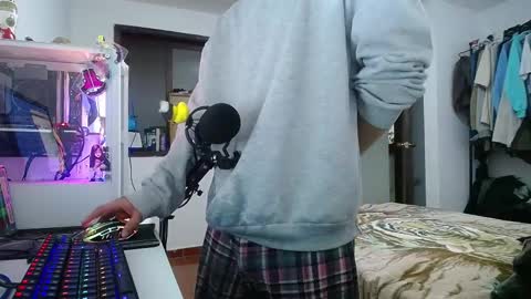 Esteban online show from 01.04.25