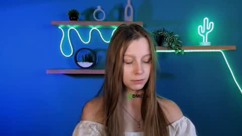 Snapshot of esme_moore_ chatting on 10.09.25 esme_moore_ online show from 10.09.25