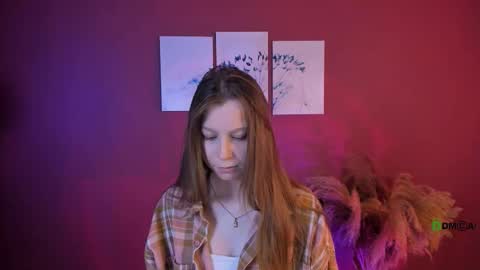 Snapshot of esme_moore_ chatting on 10.25.25 esme_moore_ online show from 10.25.25