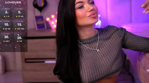 Esme online show from 01.15.25