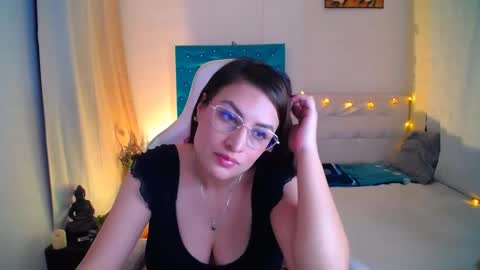 Snapshot of esmeralda098 chatting on 01.26.25 Esmeralda online show from 01.26.25