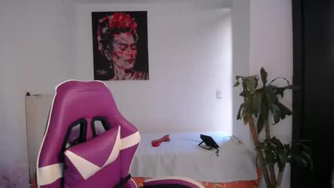 Esmeralda online show from 02.14.26