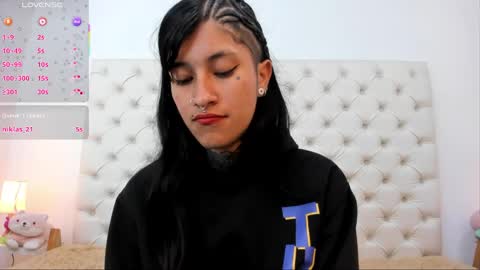 esmeralda  online show from 04.15.26