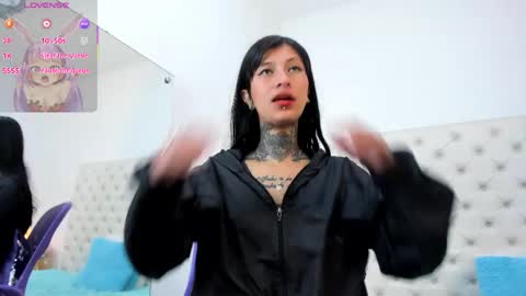esmeralda  online show from 05.11.26