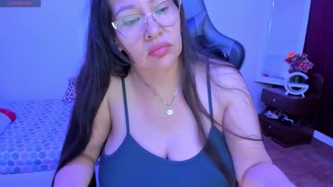 esme online show from 09.30.25