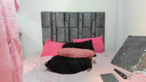 Perla online show from 04.13.26