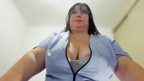 Esmeralda online show from 12.02.24