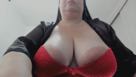 Esmeralda online show from 01.30.25