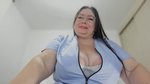 Esmeralda online show from 02.03.25