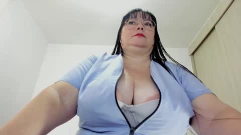 Esmeralda online show from 03.04.25