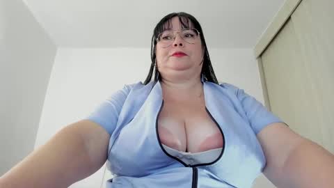 Esmeralda online show from 03.04.25