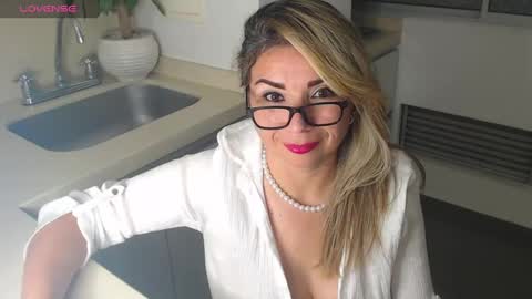 Juliana online show from 01.06.25