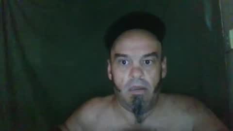 Snapshot of essensualelf chatting on 09.08.25 Essensual Elf online show from 09.08.25