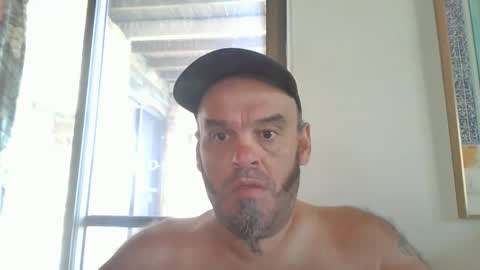 Snapshot of essensualelf chatting on 09.14.25 Essensual Elf online show from 09.14.25