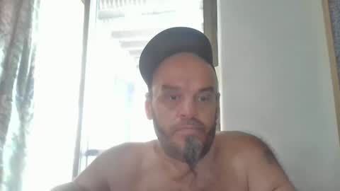 Snapshot of essensualelf chatting on 09.16.25 Essensual Elf online show from 09.16.25