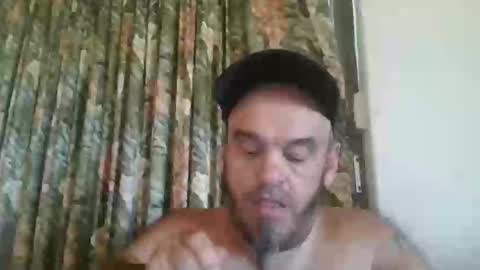 Snapshot of essensualelf chatting on 09.17.25 Essensual Elf online show from 09.17.25