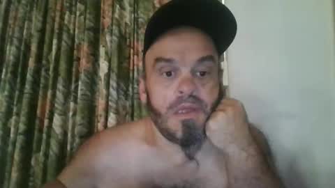 Snapshot of essensualelf chatting on 09.19.25 Essensual Elf online show from 09.19.25