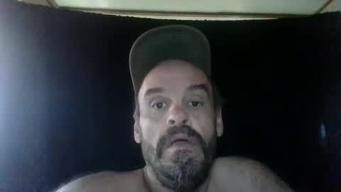 Snapshot of essensualelf chatting on 10.17.25 Essensual Elf online show from 10.17.25