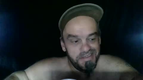 Snapshot of essensualelf chatting on 10.19.25 Essensual Elf online show from 10.19.25