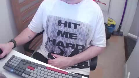 Snapshot of essex_wild chatting on 01.18.26 Morph online show from 01.18.26