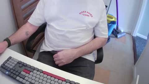 Snapshot of essex_wild chatting on 02.16.26 Morph online show from 02.16.26