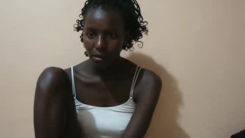 Snapshot of essie_n chatting on 10.06.25 Eddah online show from 10.06.25