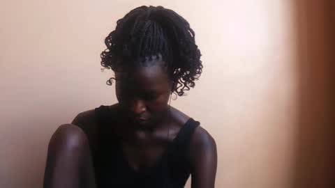 Snapshot of essie_n chatting on 10.14.25 Eddah online show from 10.14.25