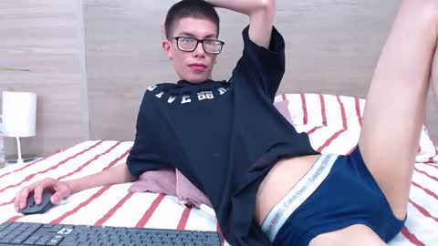 Snapshot of esteban_carlton chatting on 03.05.25 ESTEBAN CARLTON online show from 03.05.25