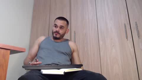 Snapshot of esteban_fer chatting on 02.15.25 Esteban Fernandez online show from 02.15.25