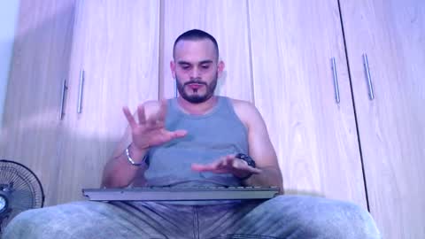 Snapshot of esteban_fer chatting on 03.04.25 Esteban Fernandez online show from 03.04.25