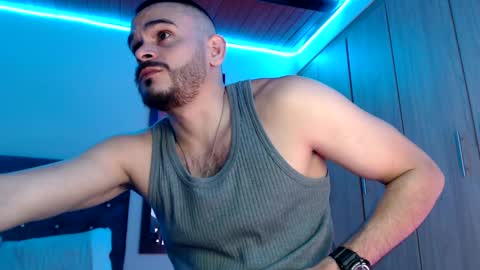 Snapshot of esteban_fer chatting on 03.11.25 Esteban Fernandez online show from 03.11.25