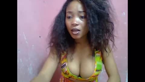 estelah20 online show from 10.05.25