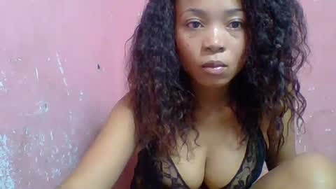 estelah20 online show from 10.15.25