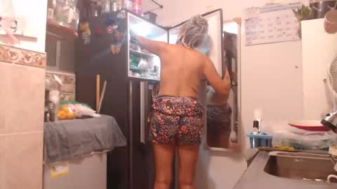 Snapshot of estelamaris1 chatting on 11.13.25 estelamaris online show from 11.13.25