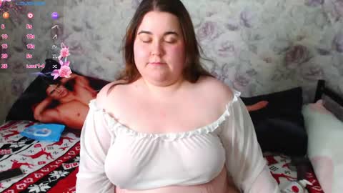 estelle_hicks online show from 12.20.24