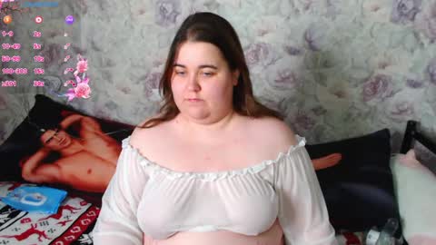 estelle_hicks online show from 12.20.24