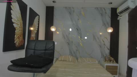 Snapshot of estephany_doll chatting on 12.21.24 Estephany online show from 12.21.24