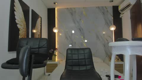 Snapshot of estephany_doll chatting on 12.26.24 Estephany online show from 12.26.24