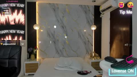 Snapshot of estephany_doll chatting on 01.12.25 Estephany online show from 01.12.25