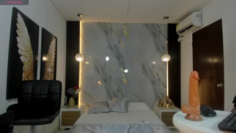 Snapshot of estephany_doll chatting on 01.17.25 Estephany online show from 01.17.25