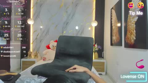 Snapshot of estephany_doll chatting on 02.28.25 Estephany online show from 02.28.25